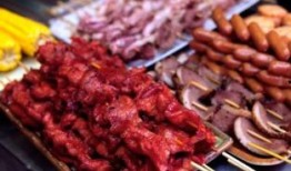 牛肉烤串爆料怎么做视频,牛肉烤串制作全过程揭秘